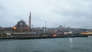 Yeni Camii (New Mosque, left) and Sulemaniye Camii (right) as seen from the Bosphorus ferry.