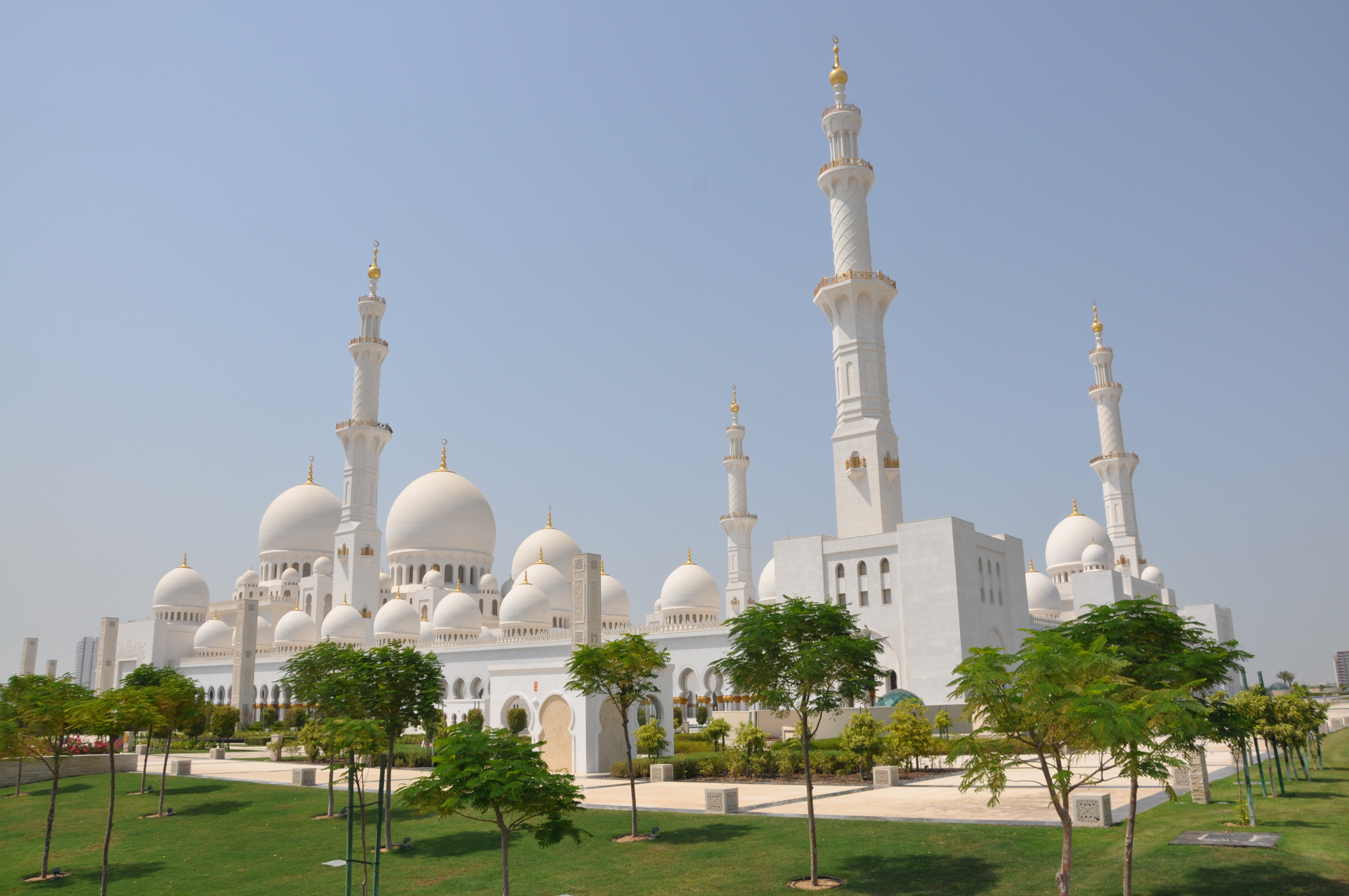 Pre-prayer ablutions at Sheikh Zayed Grand Mosque